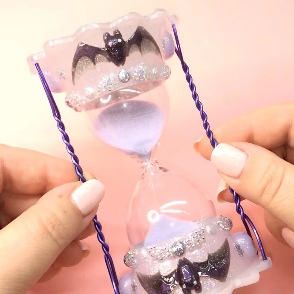 Creepy Cute Hourglass Holder Mold - Image 6