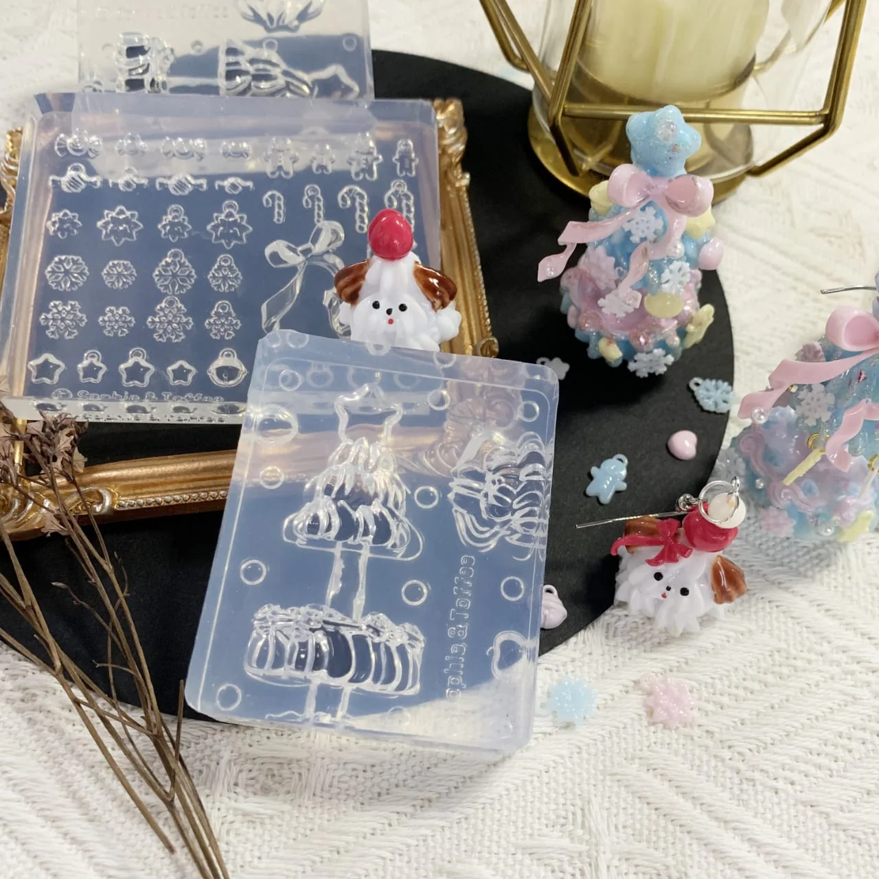 Frosting Christmas Elves Box Exclusive - Image 13
