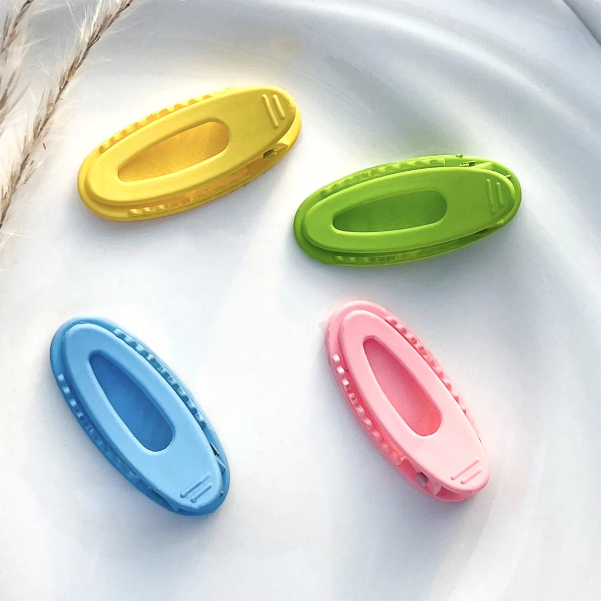 Mini Hair Clip Flat Back - Image 3