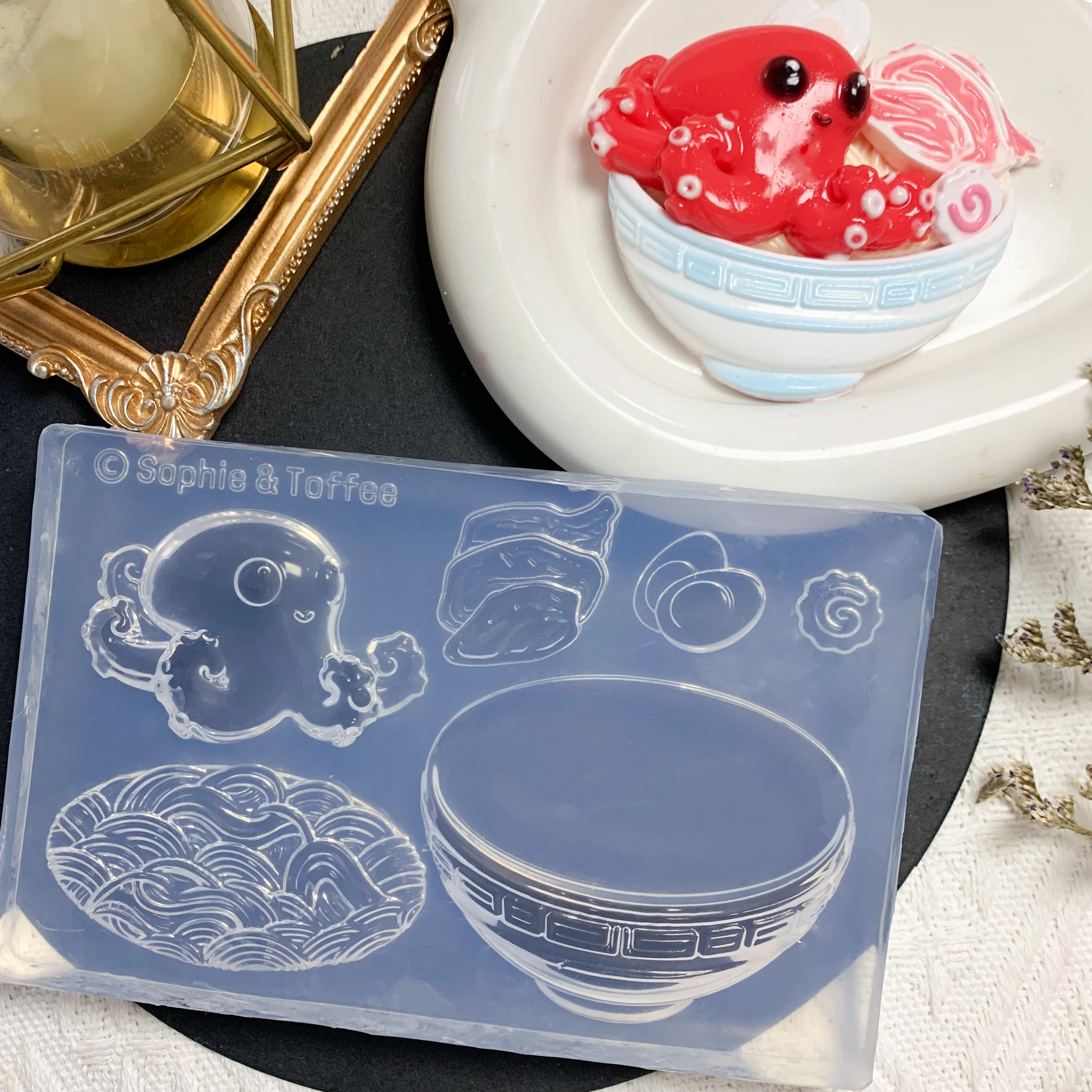 Puni Puni Exclusive Octopus Ramen Box - Image 2