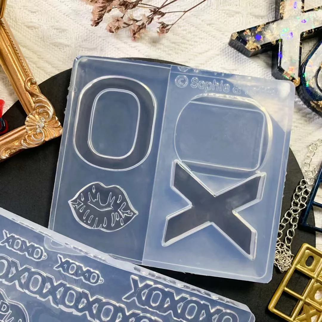XOXO Elves Box Exclusive - Image 3